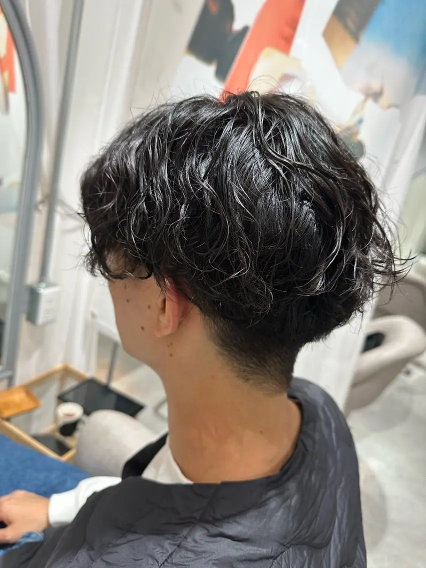 パーマ メンズ メンズパーマ 学生（メンズ向け） 学生 スパイラルパーマ カット パーマ トリートメント 💎メンズパーマ特化 🥇メンズのプロのヘアスタイル
