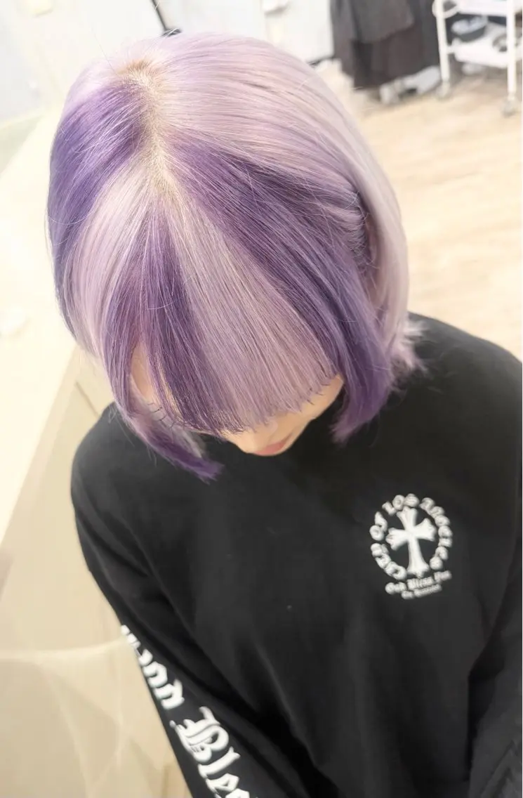 ショート カラー ブリーチ デザインカラー ラベンダーカラー ウルフカット ヘアカラー ハイトーン💫 エクステ💫maiのヘアスタイル