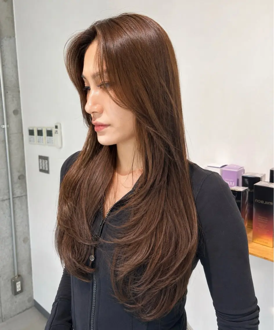 ロング レイヤーカット 関 柚花子のヘアスタイル