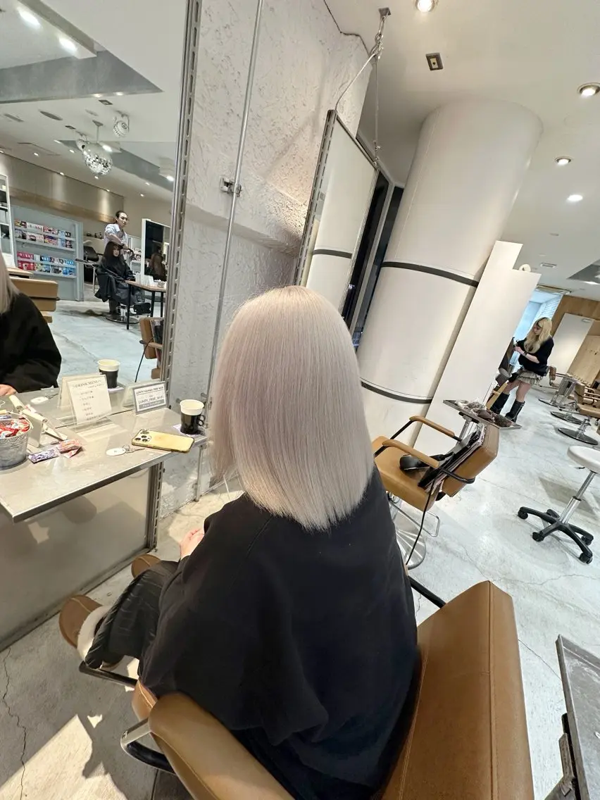 ミディアム カラー ハイトーンカラー トリートメント レイヤーブリーチ特化 ホワイト専門/岸のヘアスタイル