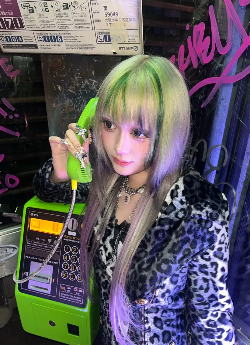 【1番人気☆】✝︎ 顔周りカット➕Wカラー➕エクステ(約70本) ✝︎の写真