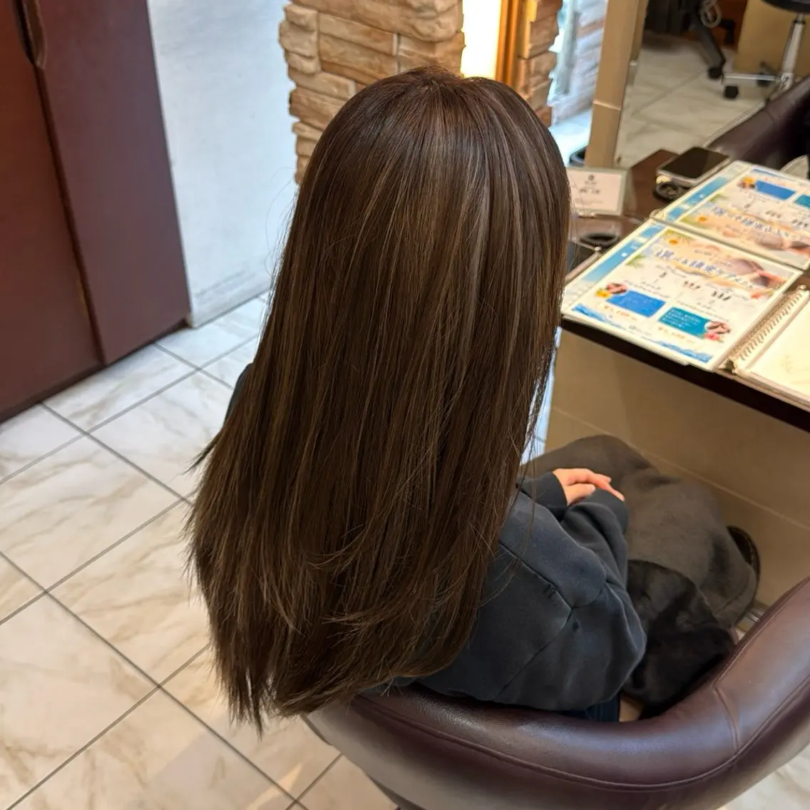 ロング ハイライト カット ヘアカラー 篠崎 大翔のヘアスタイル