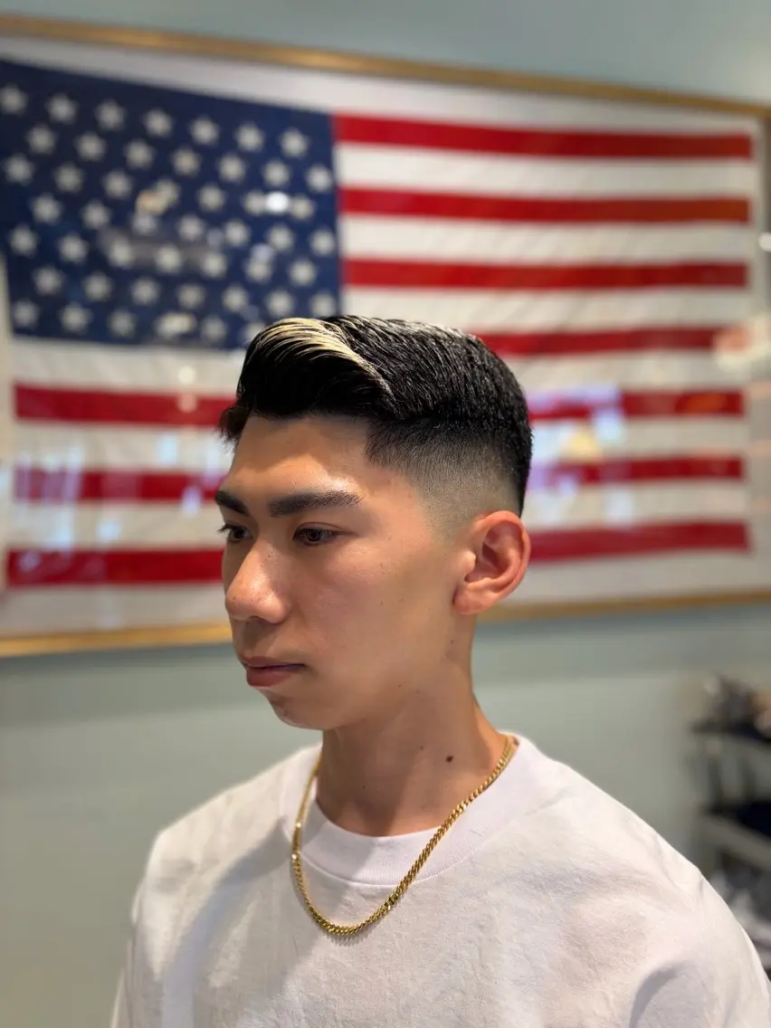 ショート カット 鈴木 航のヘアスタイル