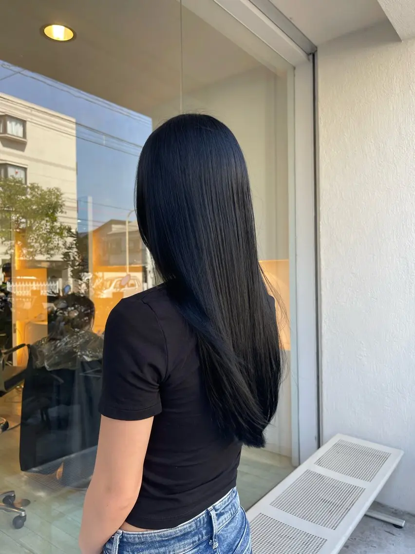 カラー 黒髪 ブルーカラー ブルーブラック TIDEHAIR りょうたボブ募集のヘアスタイル