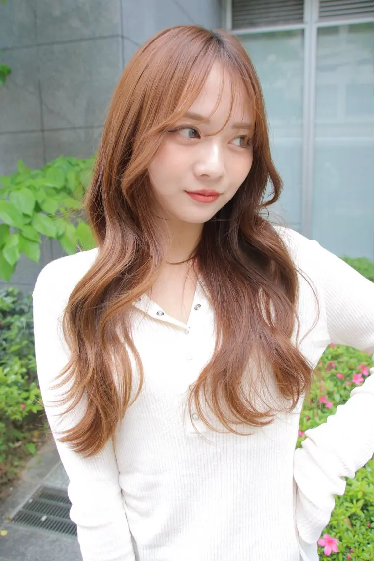 ロング カラー i'll アシスタントのヘアスタイル