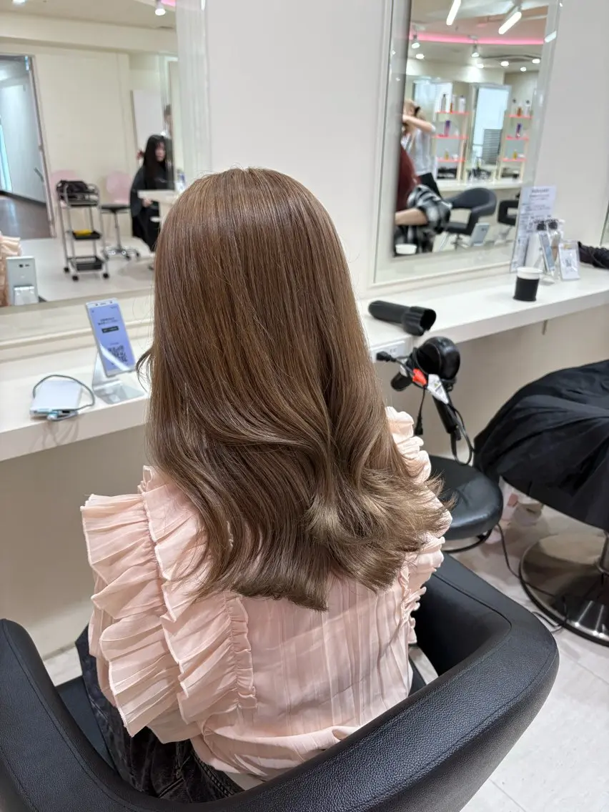 ミディアム カラー ヘアアレンジ ヘアカラー 💟RINNA 艶カラー💟のヘアスタイル