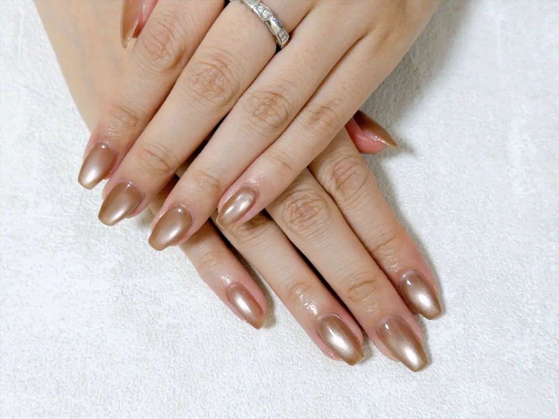 ネイル オーロラネイル フットネイル フレンチネイル ジェルネイル マグネットネイル ハンドネイル mogunail &blowのネイルデザイン