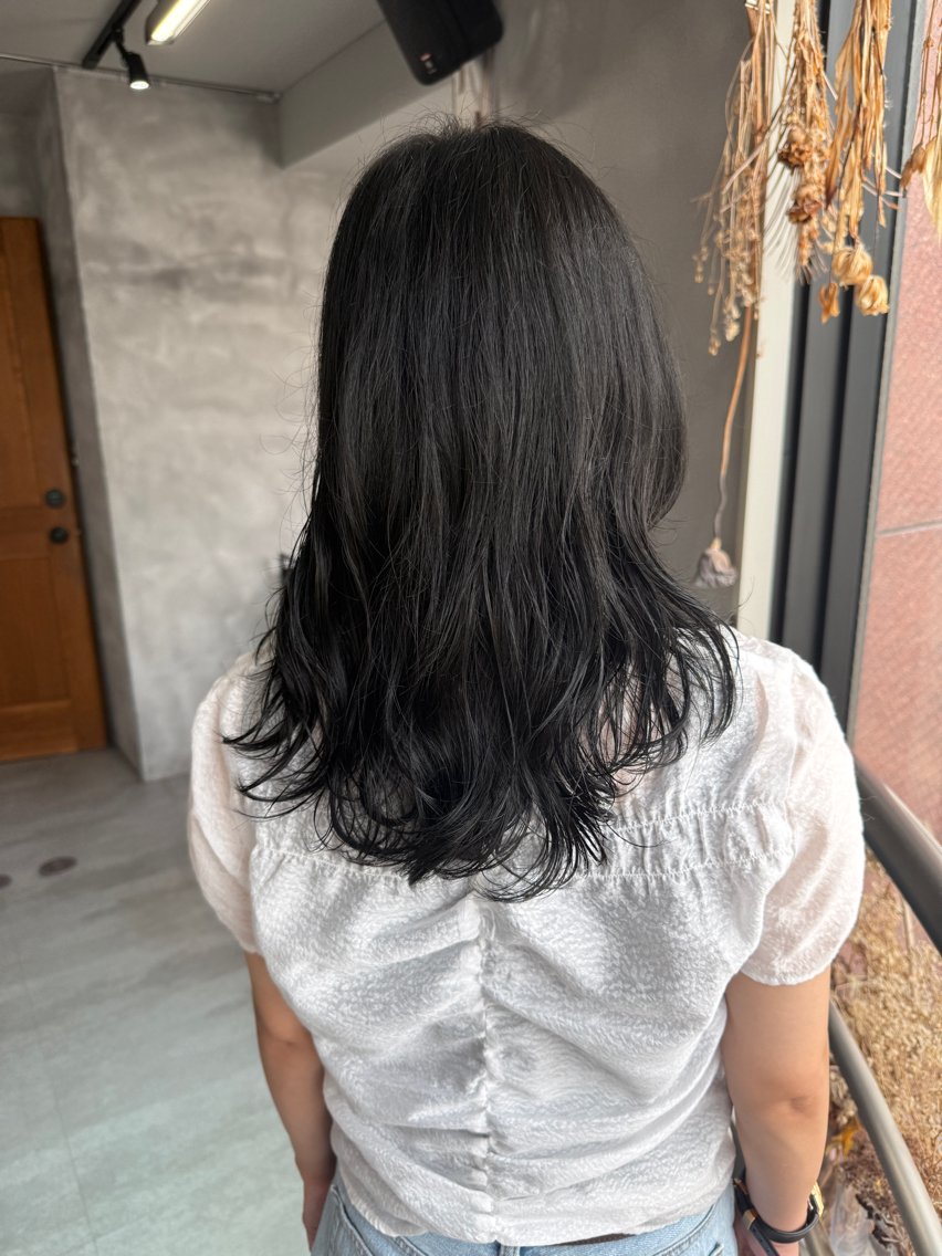 セミロング パーマ カット パーマ ウルフ レイヤー パーマ🪐MANAのヘアスタイル