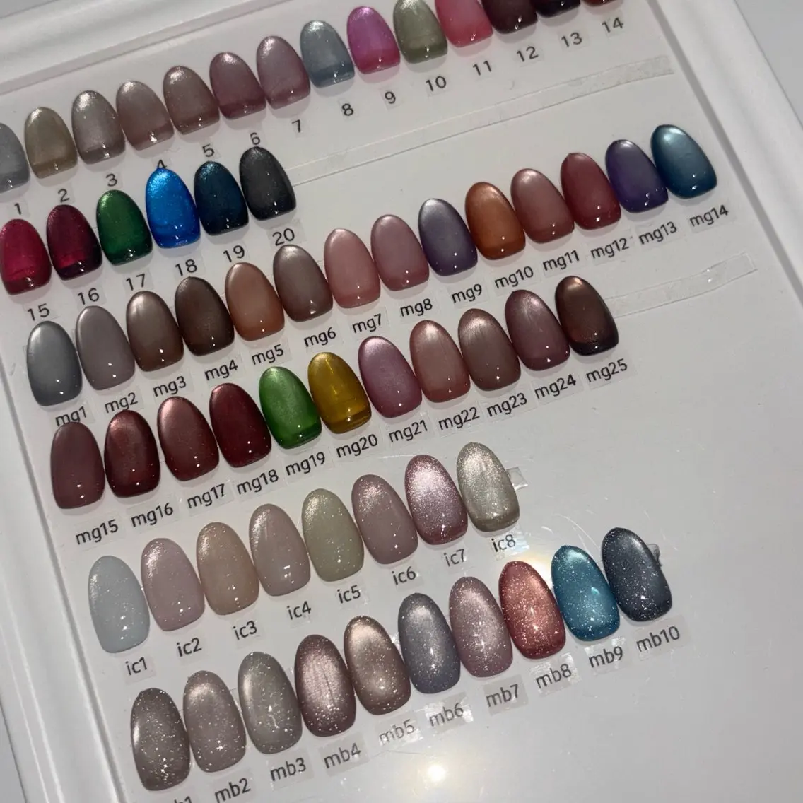 ［3回目まで♪］オフなし長さだし10 本マグネットorフラッシュネイル💅 フィルイン🩶ケア込み🖤の写真