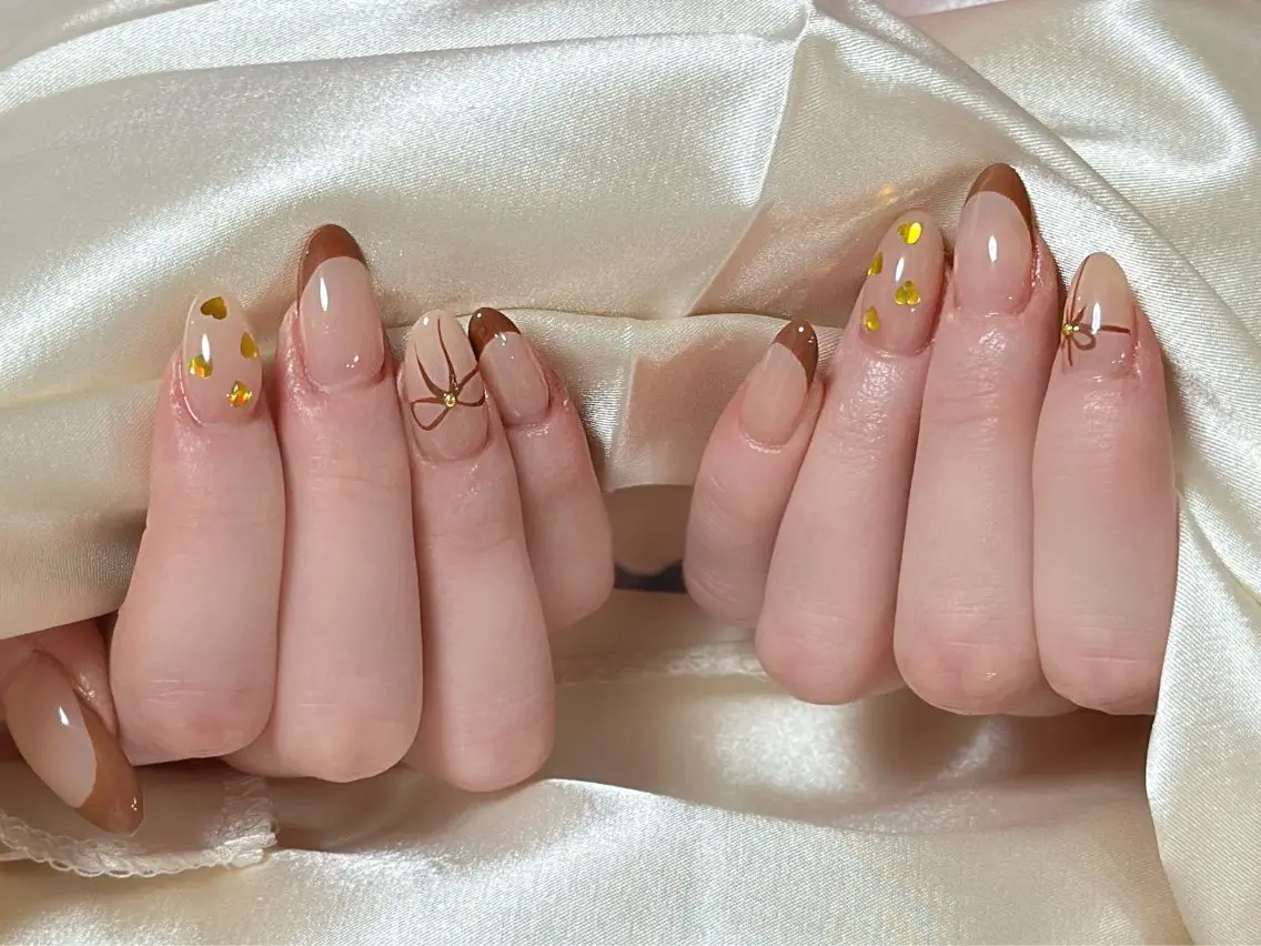 ネイル アートネイル オーロラネイル チークネイル フレンチネイル ガラスフレンチ ハンドネイル 🎀YooLi Nail salonのネイルデザイン