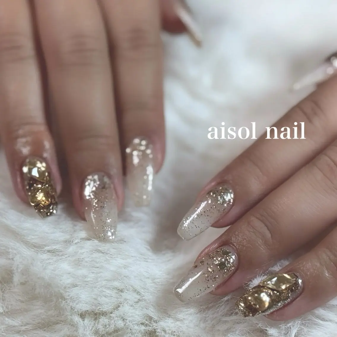 ネイル ゴールド ストーンネイル ハンドネイル Aisol nail salonのネイルデザイン