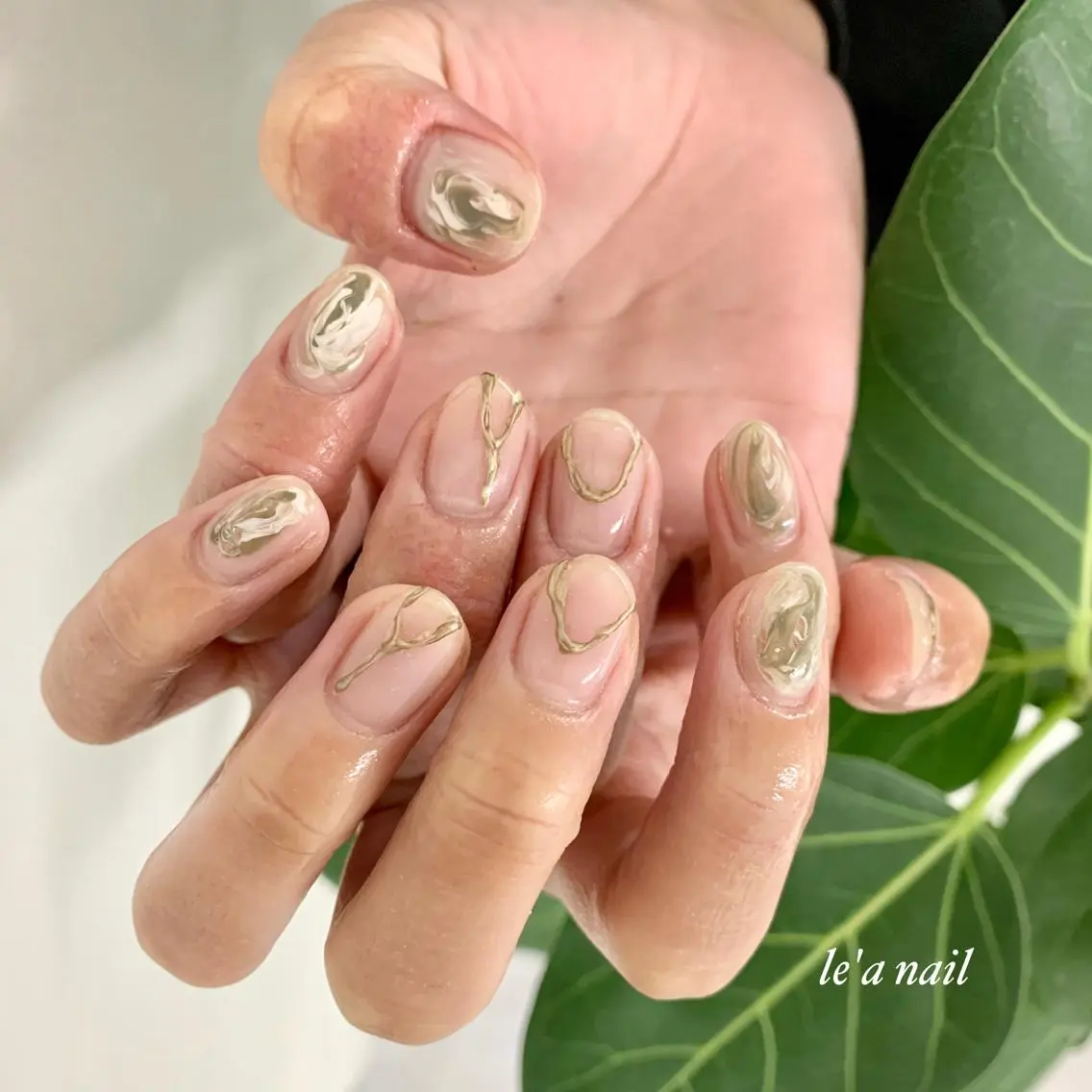 ショート ネイル アートネイル ニュアンスネイル シンプルネイル new me"のネイルデザイン