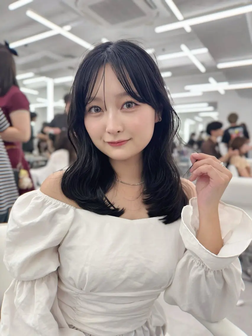 ミディアム カラー アッシュ ベージュカラー 黒髪 ブリーチ ブルーカラー 透明感カラー✨🩵 韓国ヘアkanatoのヘアスタイル