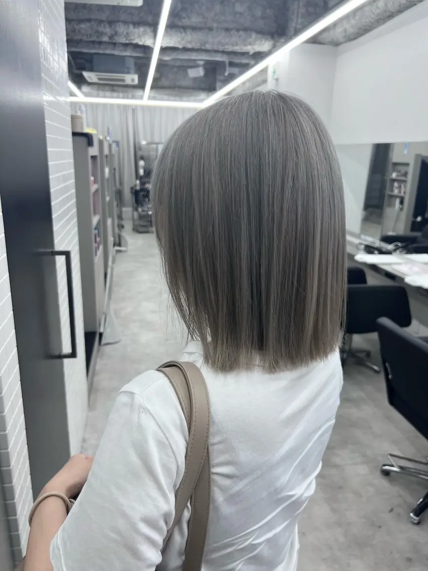 ショート カラー ブリーチ シルバー カット ヘアカラー トリートメント ベイリコルド　アトリ 店長　宮城一真のヘアスタイル