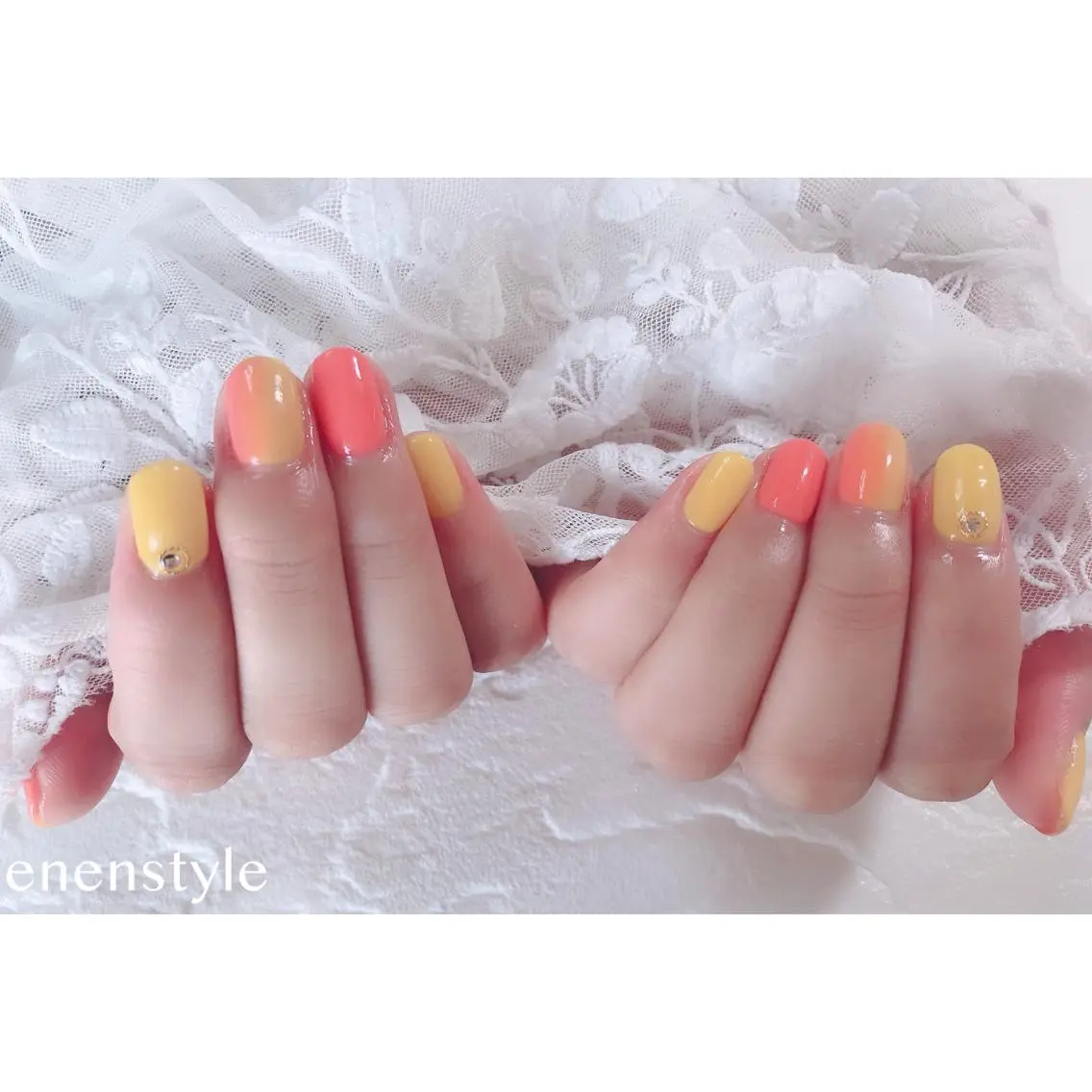 ショート ネイル グラデーション ハンドネイル 🐾enen style 🐾のネイルデザイン