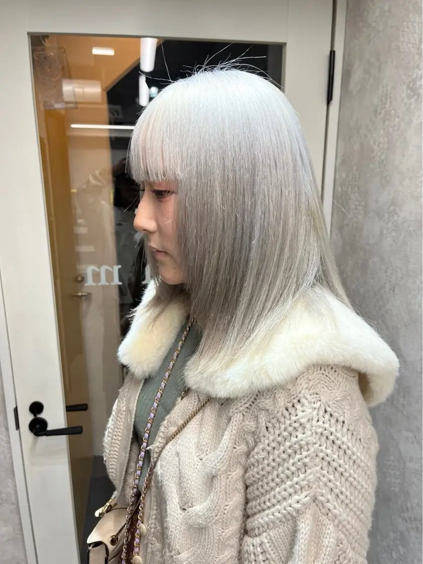 セミロング 🩷アニメカラー🩵 mihoのヘアスタイル