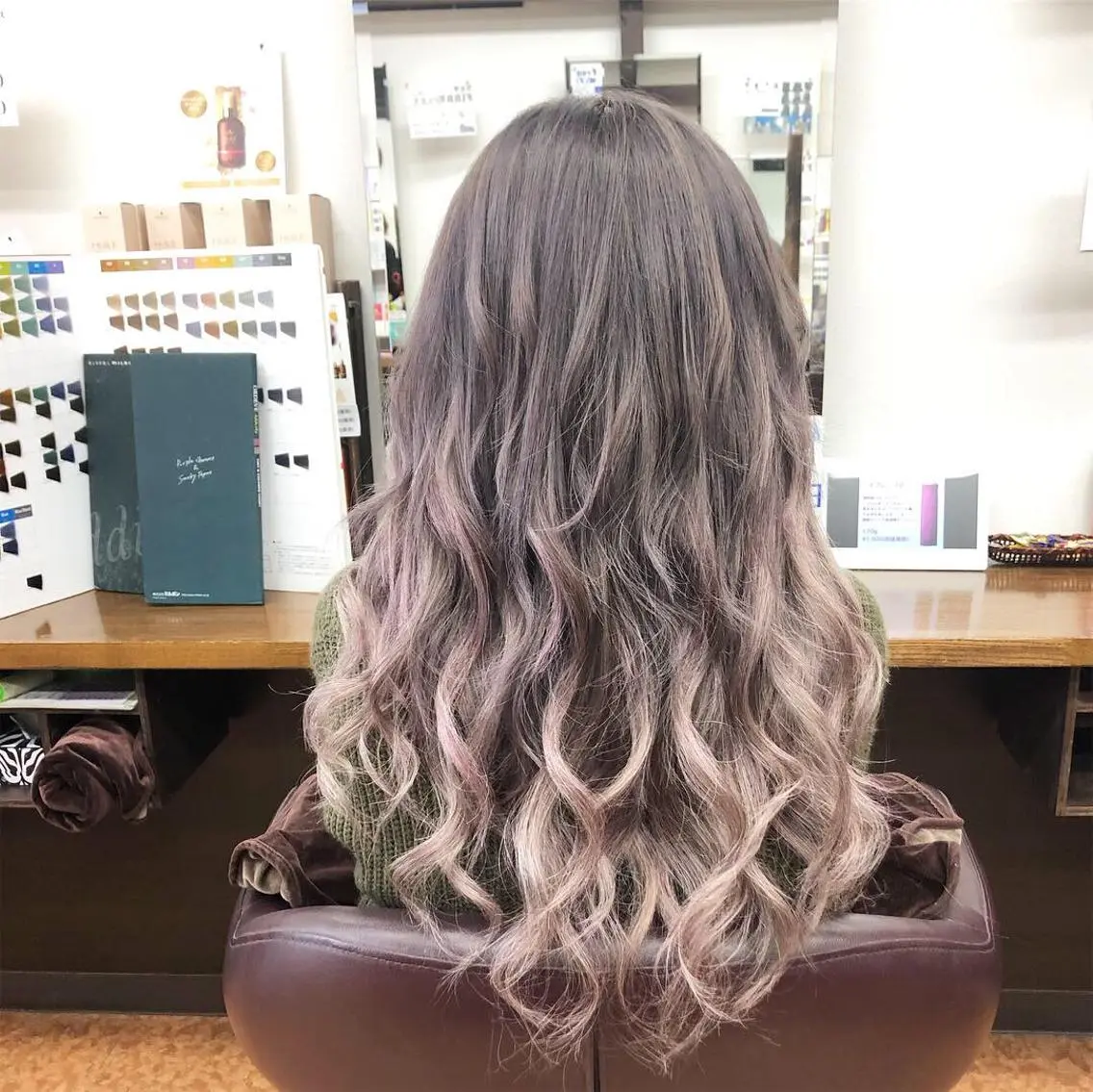 セミロング カラー ライブトレア YOSHIKIのヘアスタイル