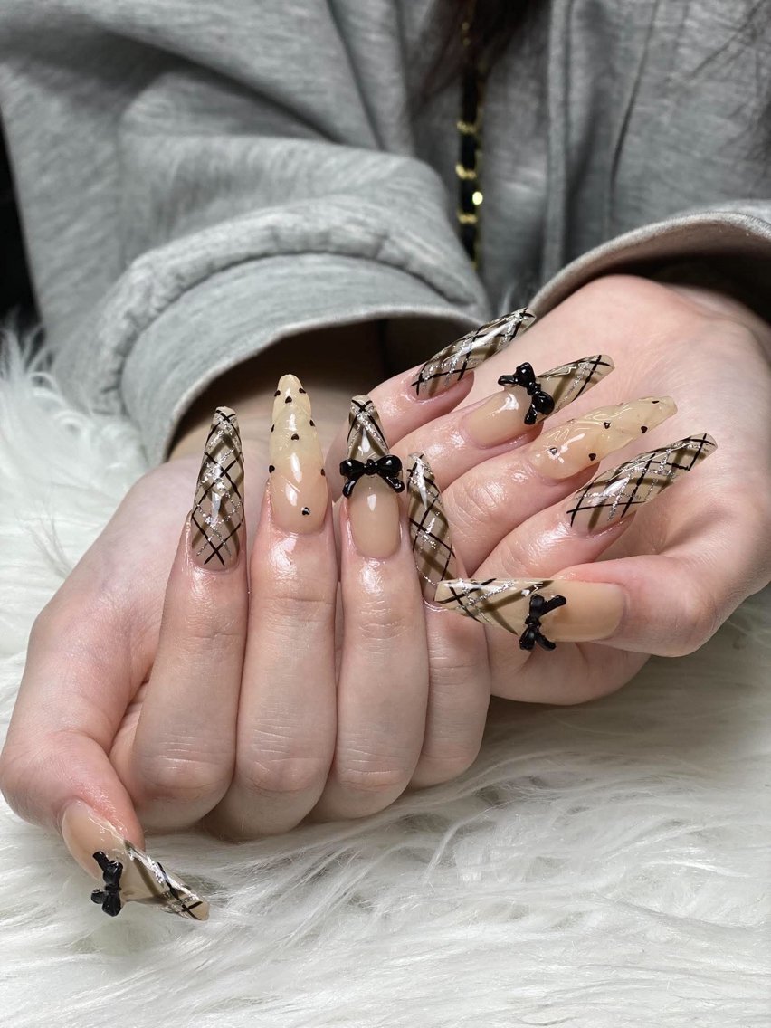ネイル フレンチネイル ジェルネイル 韓国ネイル マグネットネイル 持ち込み ハンドネイル NEM.nail studio 京都店のネイルデザイン