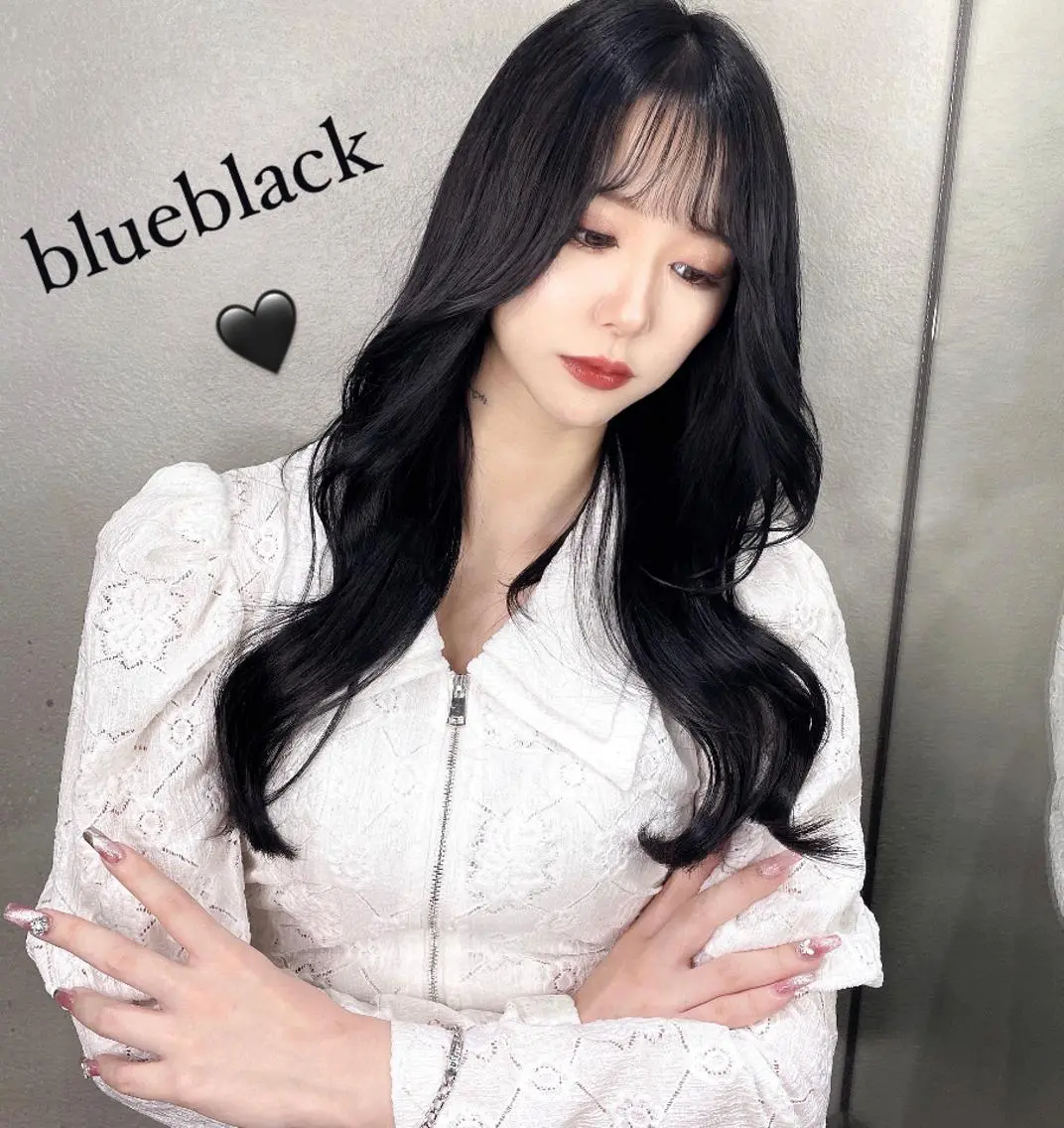 ロング カラー 黒髪 ブルーカラー ブルーブラック ワンホンヘア カット ヘアカラー 透明感カラー×小 顔レイヤー♡ヒデさんのヘアスタイル