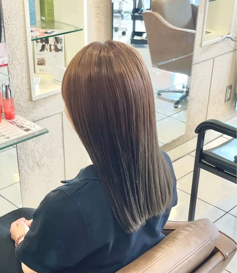 セミロング カラー ヘアカラー トリートメント 🫧透明感 ×艶🫧 吉田 陽菜のヘアスタイル