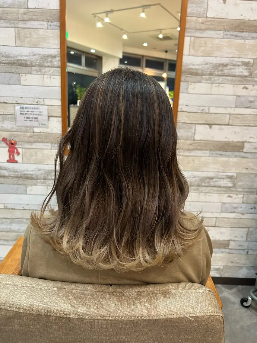 カラー 木庭 愛莉のヘアスタイル
