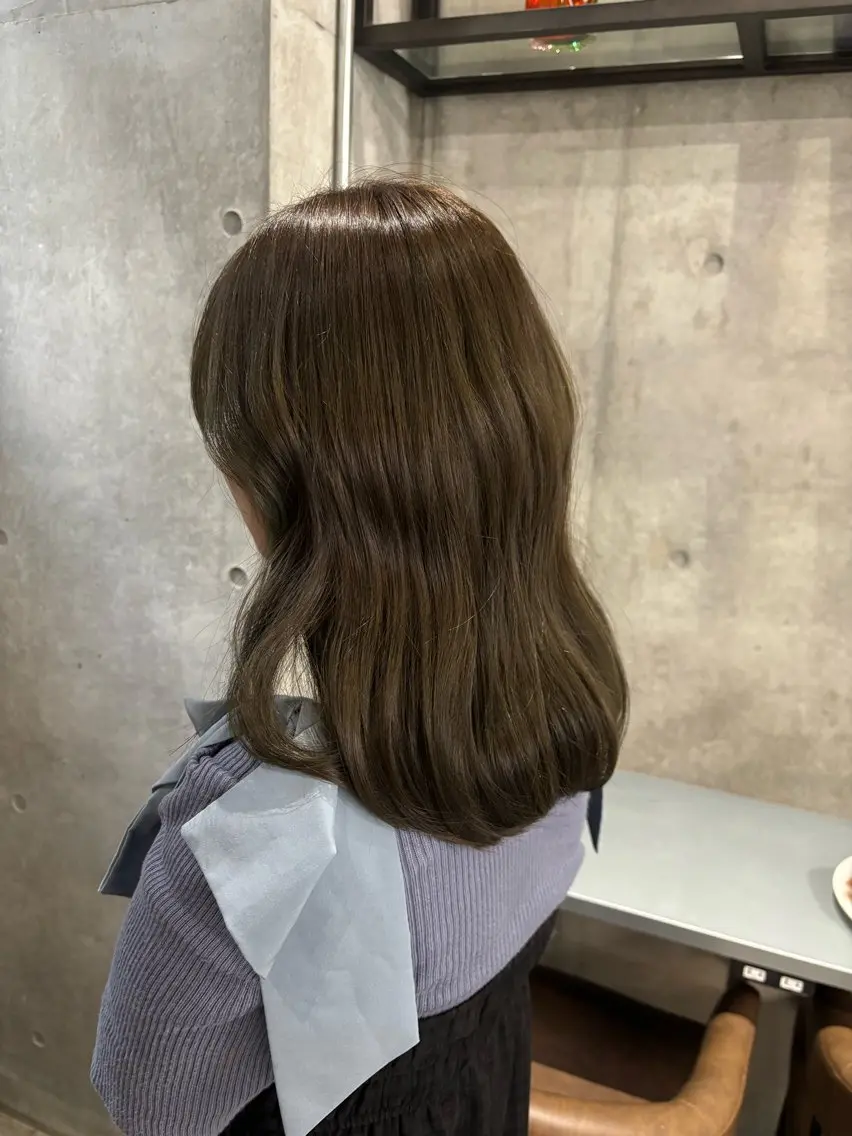 セミロング カラー グレージュ オリーブグレージュ オリーブグレー カット ヘアカラー maika (^^)。.:*☆のヘアスタイル