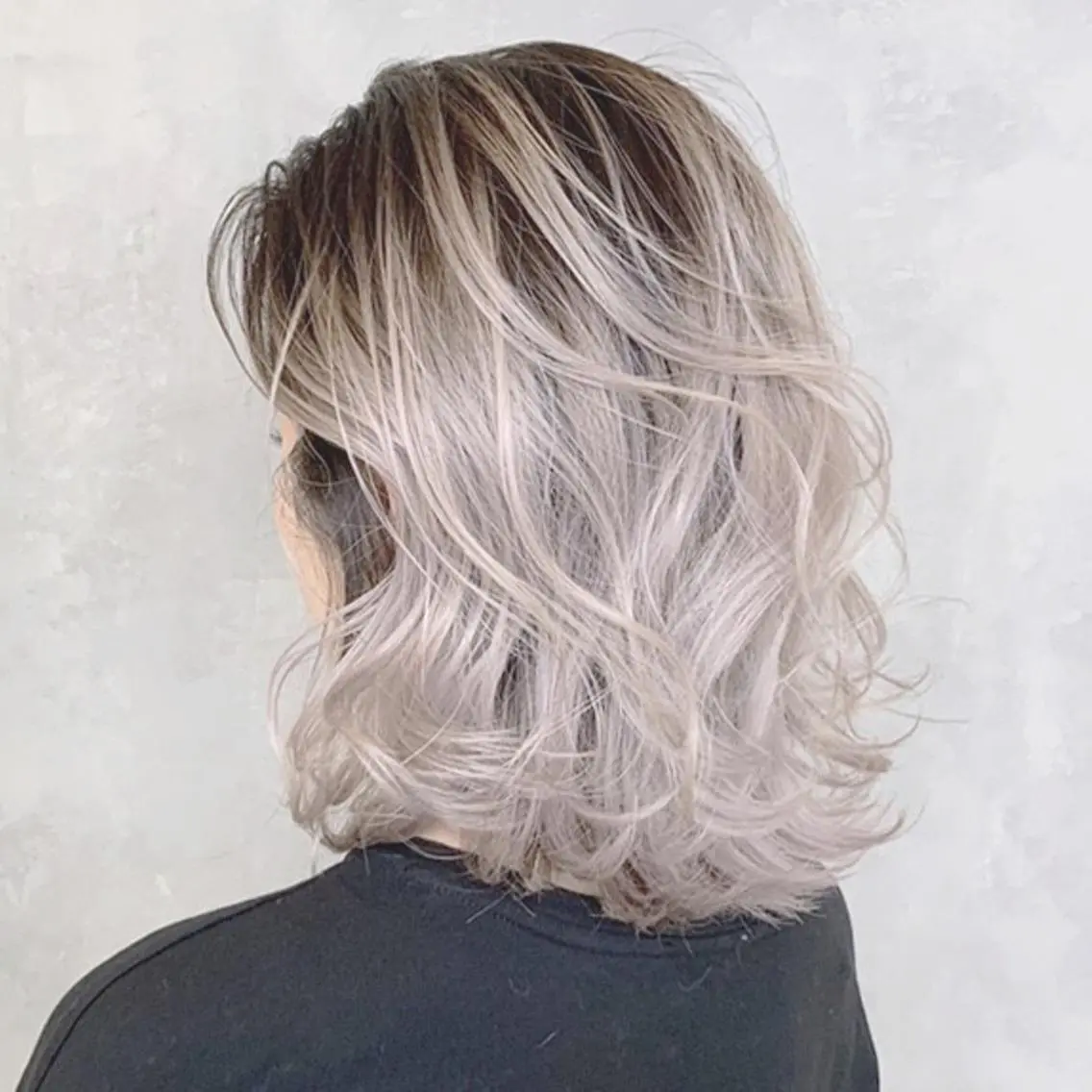 ミディアム カラー パーマ ヘアアレンジ バレイヤージュ ベージュカラー ホワイトベージュ レイヤーカット カット ヘアカラー トリートメント ITbyALBUM 中野店のヘアスタイル