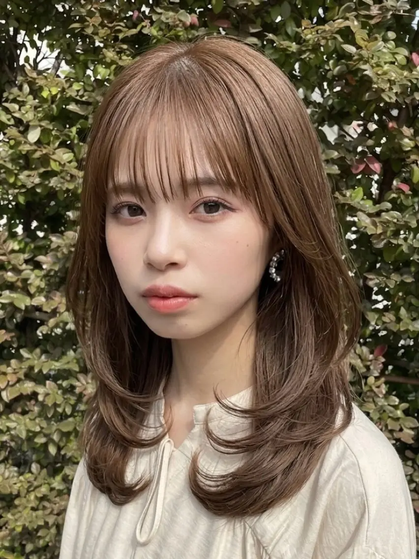 セミロング ケアカラー 髪質改善 韓国風ヘア レイヤーカット 小顔カット ヘアカラー トリートメント 吉川 友稀のヘアスタイル
