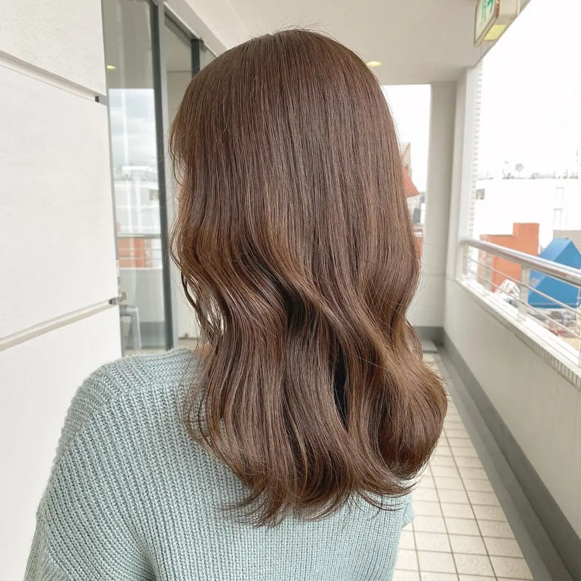 ミディアム カラー 🫧✨️‪榎宮秀 透明感 ハイトーンのヘアスタイル