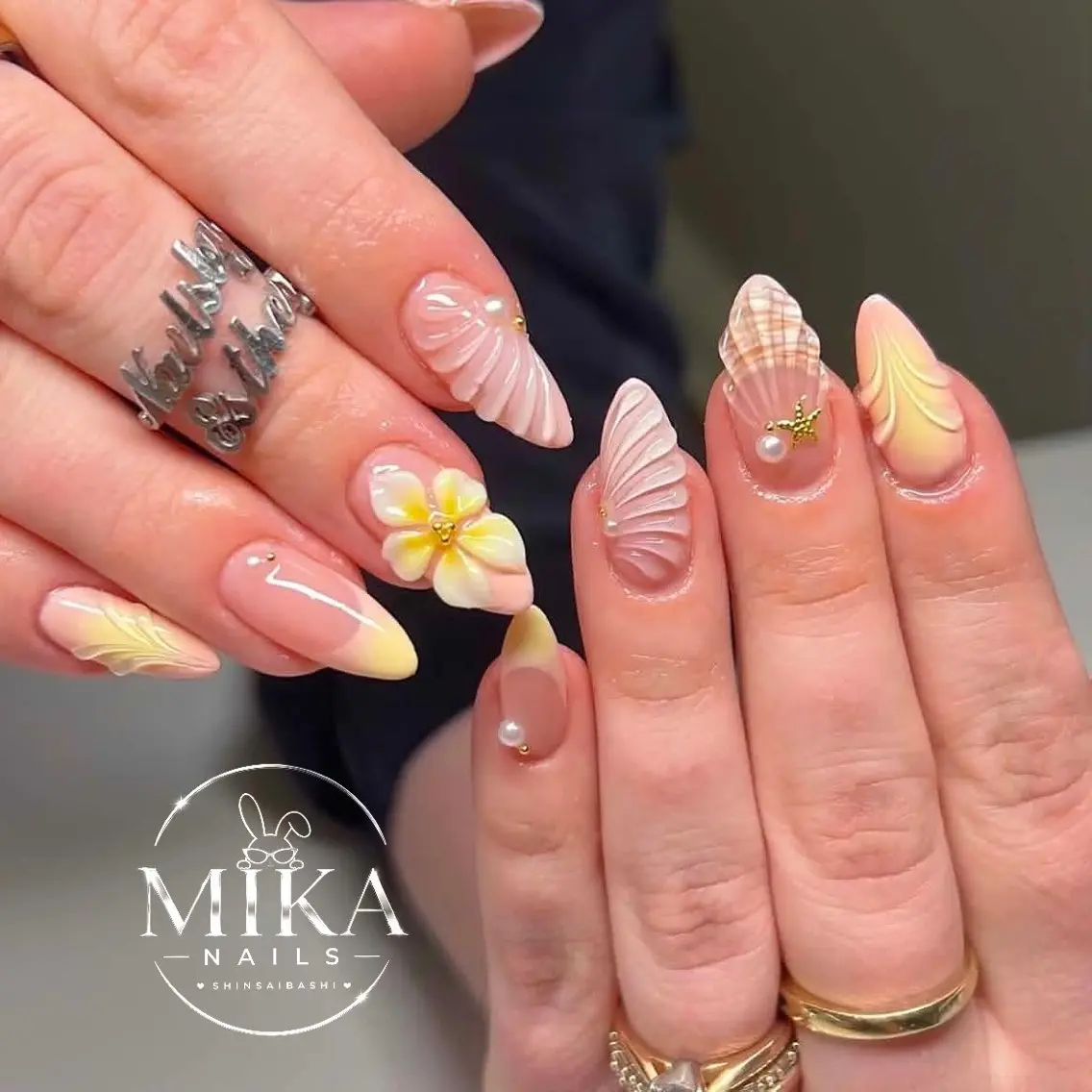 ネイル キラキラネイル 韓国ネイル ロングネイル 持ち込み シンプルネイル ハンドネイル ハンドケア Mika Nails 心斎橋のネイルデザイン