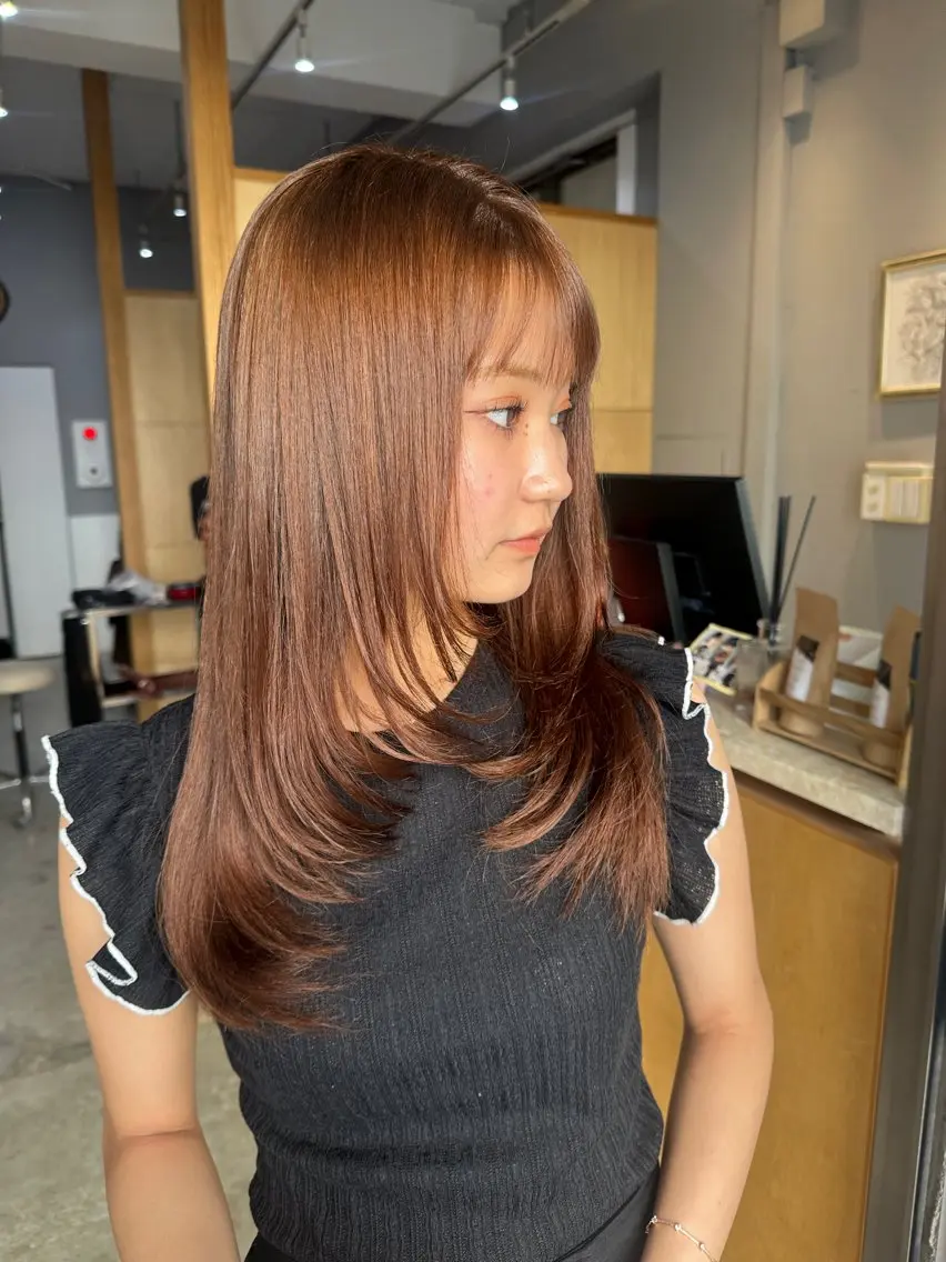 ミディアム レイヤーカット カット ヘアカラー トリートメント miloc MOMOKAのヘアスタイル