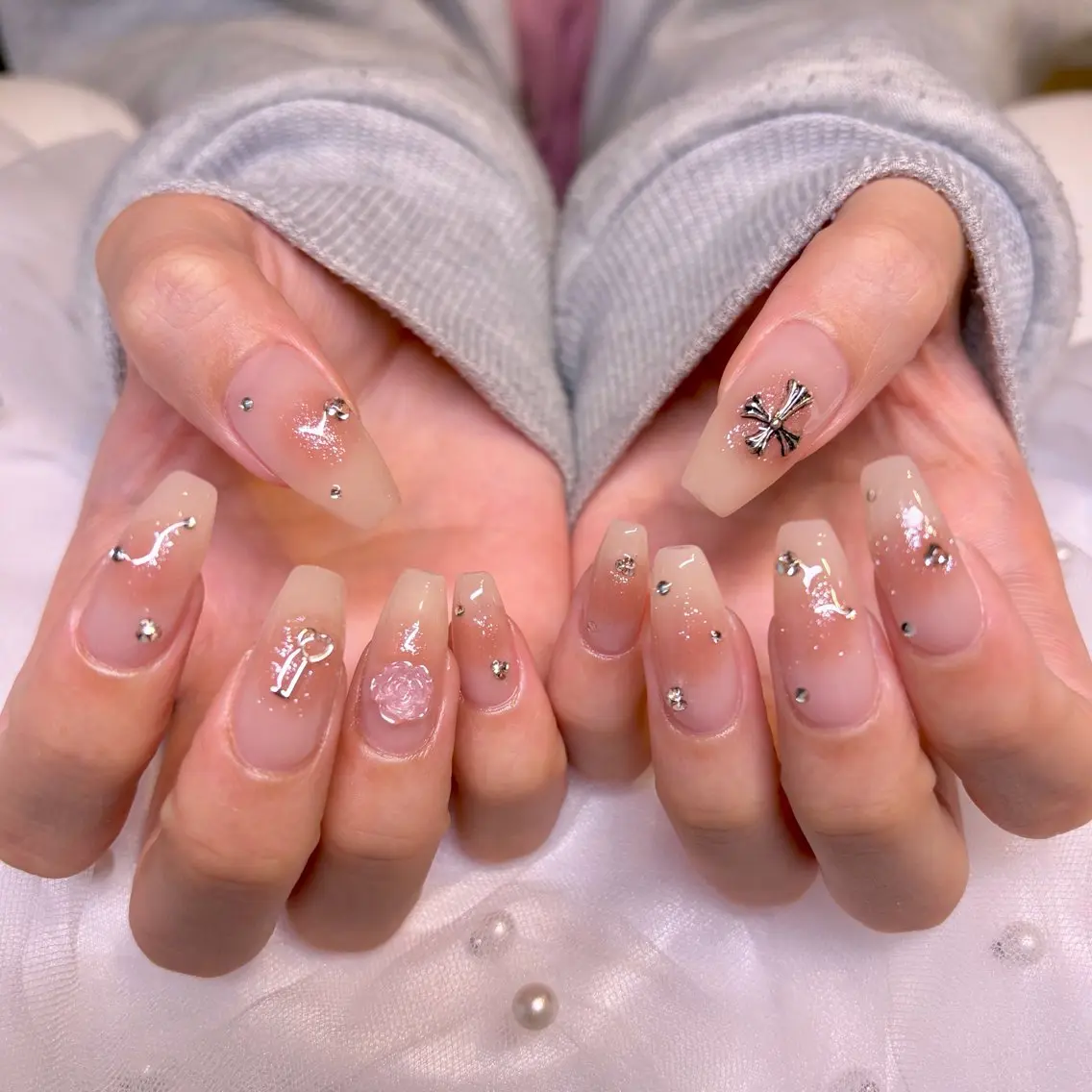 ネイル チークネイル ハンドネイル nail salon e'mu💐のネイルデザイン