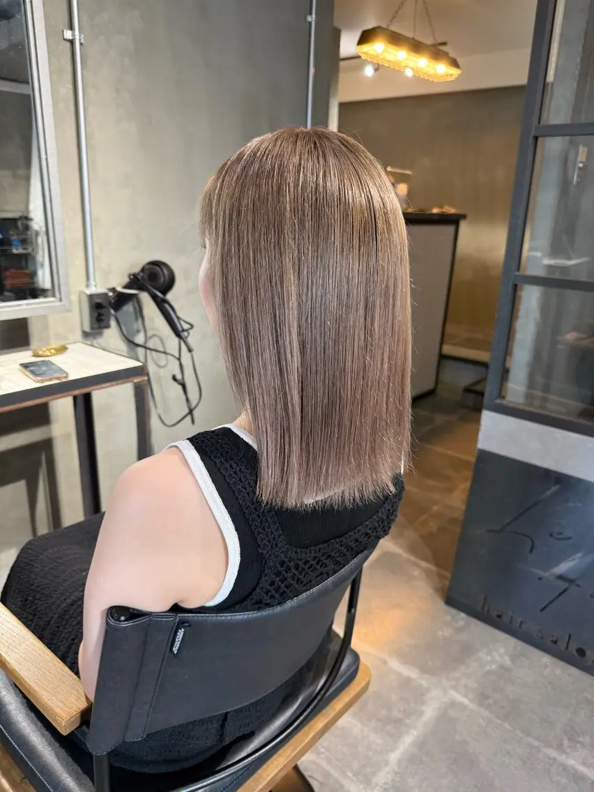 ミディアム カット ヘアカラー トリートメント 佐伯 桃のヘアスタイル