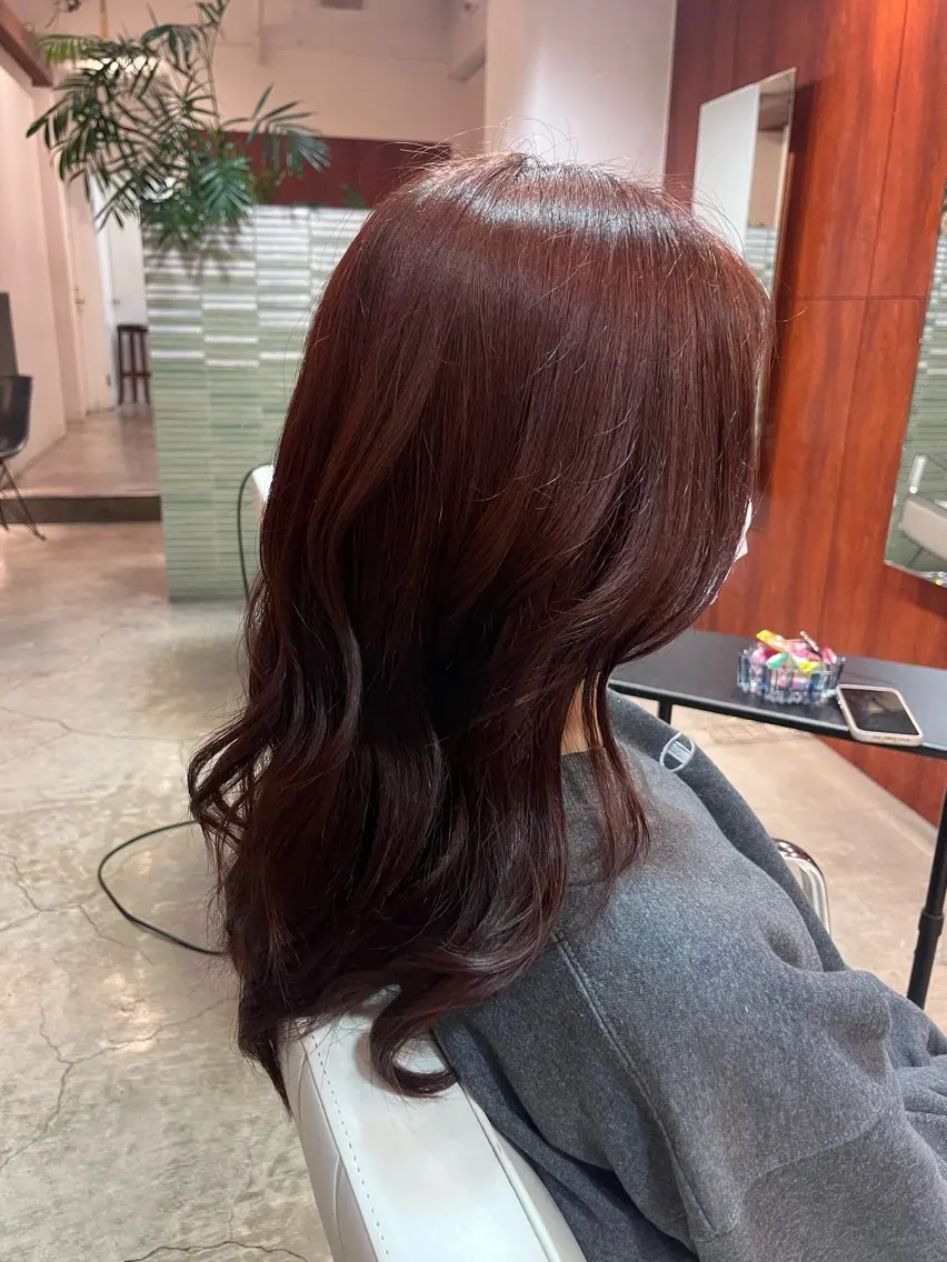 ロング ピンクブラウン あいこ .のヘアスタイル