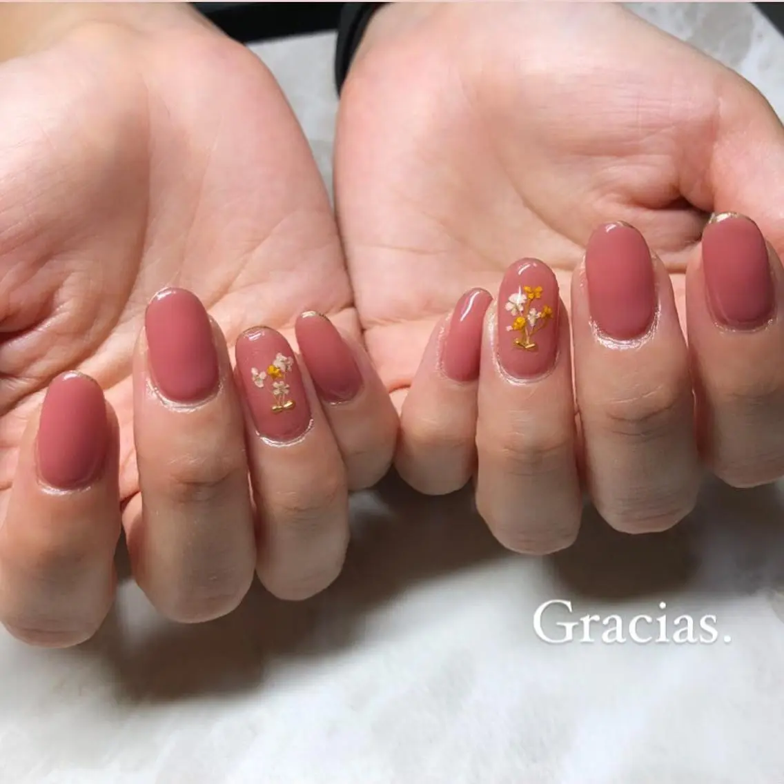 ネイル 長さ出し ハンドネイル Gracias. rieのネイルデザイン