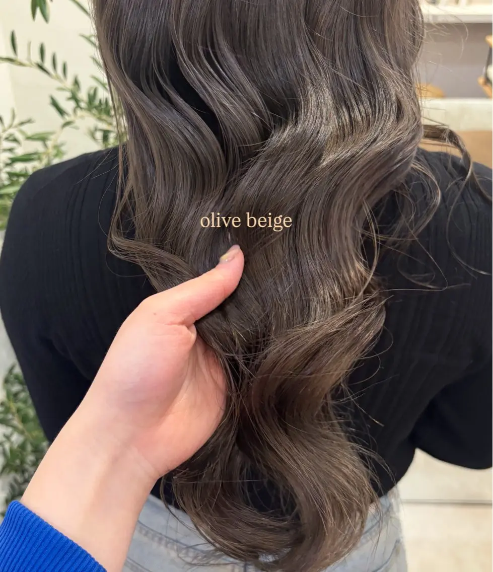 カラー ベージュカラー オリーブベージュ コバヤシ マヒロ🎀のヘアスタイル