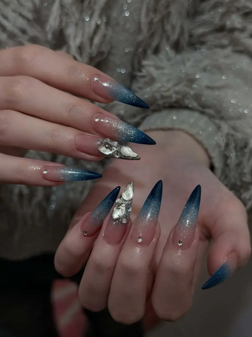 ネイル オーロラネイル ボルドー ブラウン 氷ネイル・うるうるネイル キラキラネイル ハンドネイル Julli NailStudioのネイルデザイン