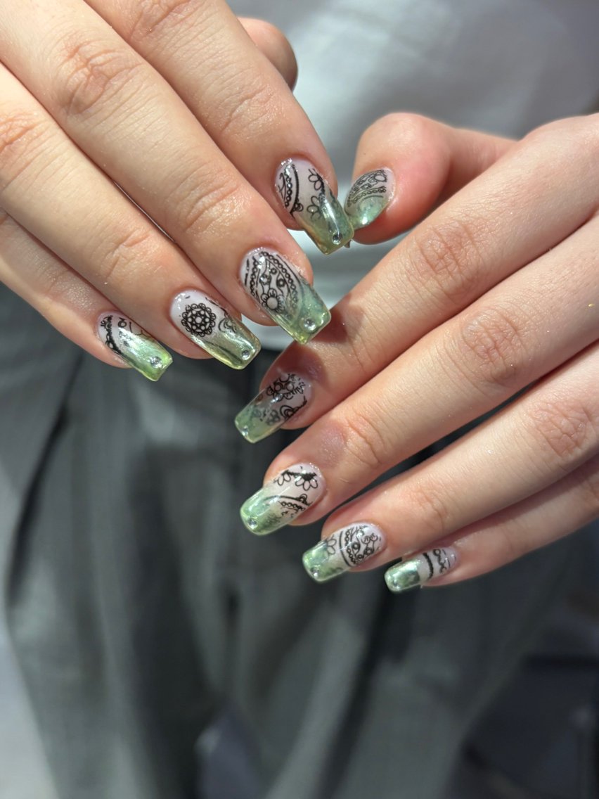 ネイル ハンドネイル 🪐富島彩夏 /海外nail🪐のネイルデザイン