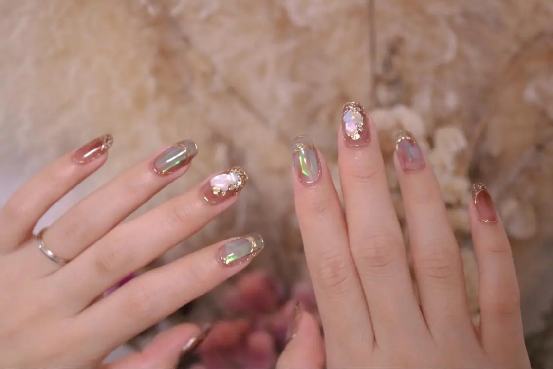 ネイル オーロラネイル カジュアル 長さ出し ジェルネイル 韓国ネイル ハンドネイル MH Nailのネイルデザイン
