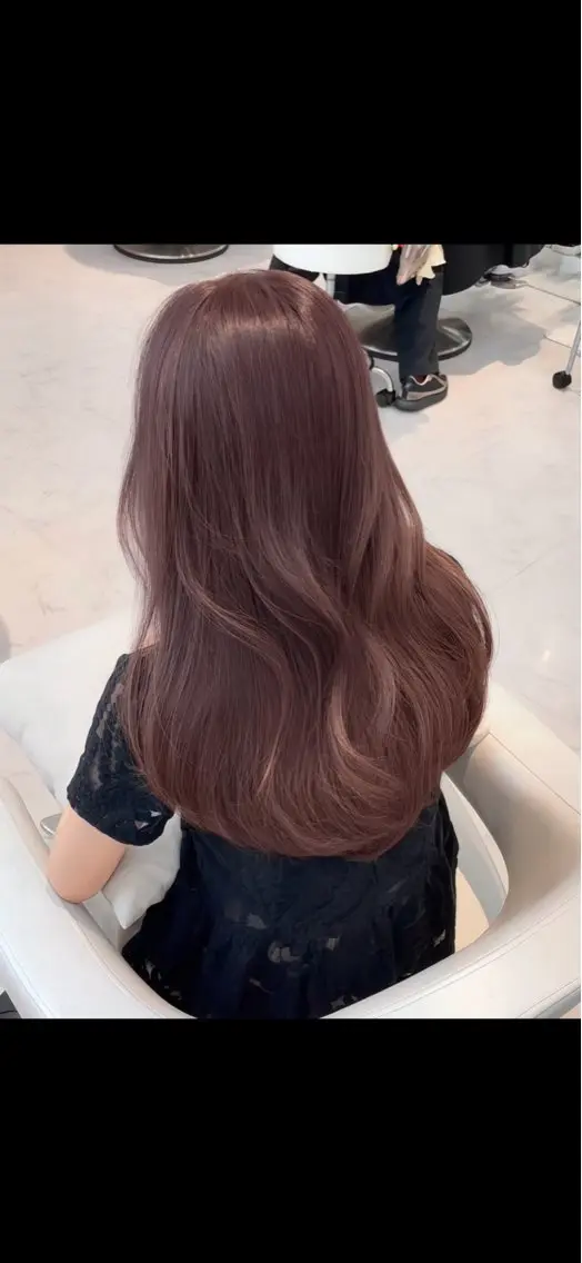 セミロング ヘアカラー トリートメント City/louwe 韓国レイヤーカットのヘアスタイル
