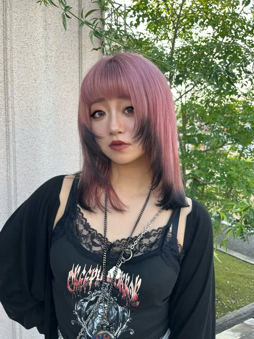 セミロング カラー ブリーチ 透明感カラー デザインカラー くびれヘア 顔周りカット 💫レイヤーカット✨ 透明感カラー工藤雄大のヘアスタイル