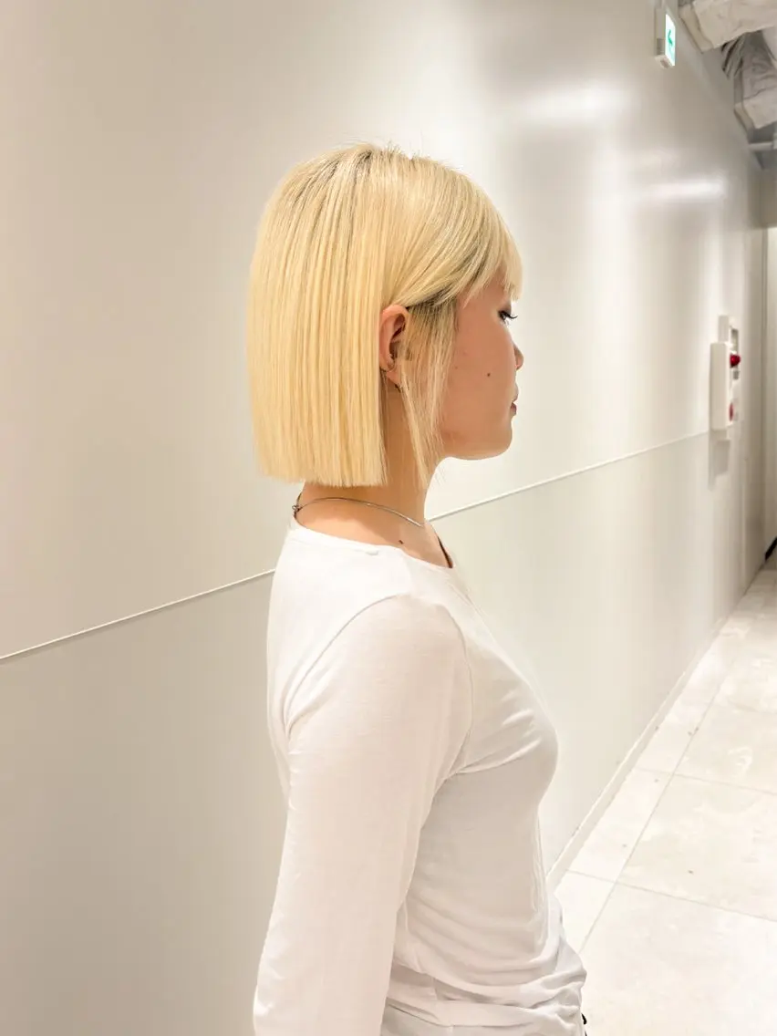 ショート カラー パーマ ヘアアレンジ メンズ 切りっぱなしボブ メンズ韓国風 ボブ くせ毛 髪質改善 切りっぱなしヘアボブ ミディアムヘアRYOのヘアスタイル