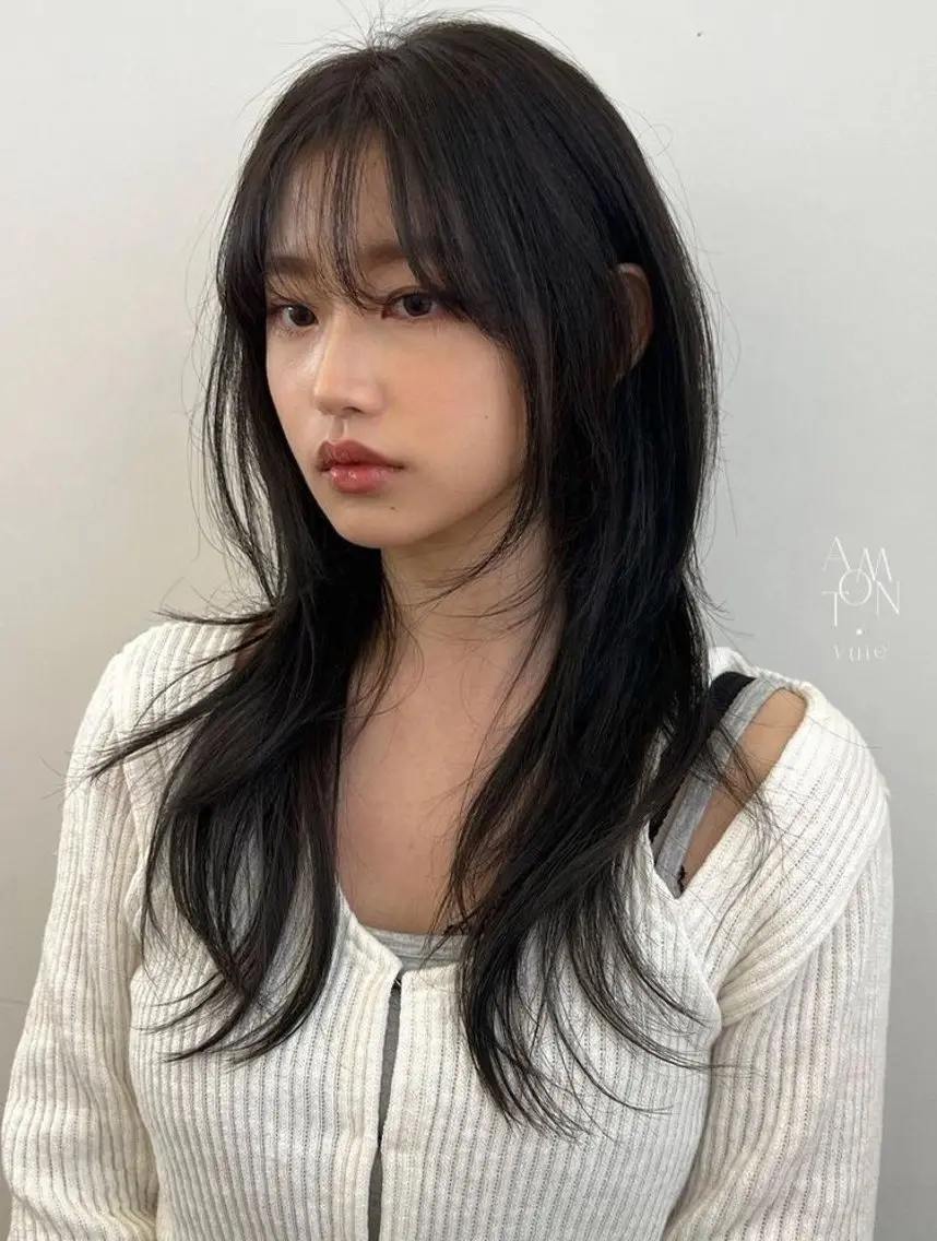 セミロング カラー パーマ ヘアアレンジ くびれヘア 顔まわりレイヤー 韓国風ヘア くびれレイヤー レイヤーカット ショートヘア原宿 fifth コシのヘアスタイル