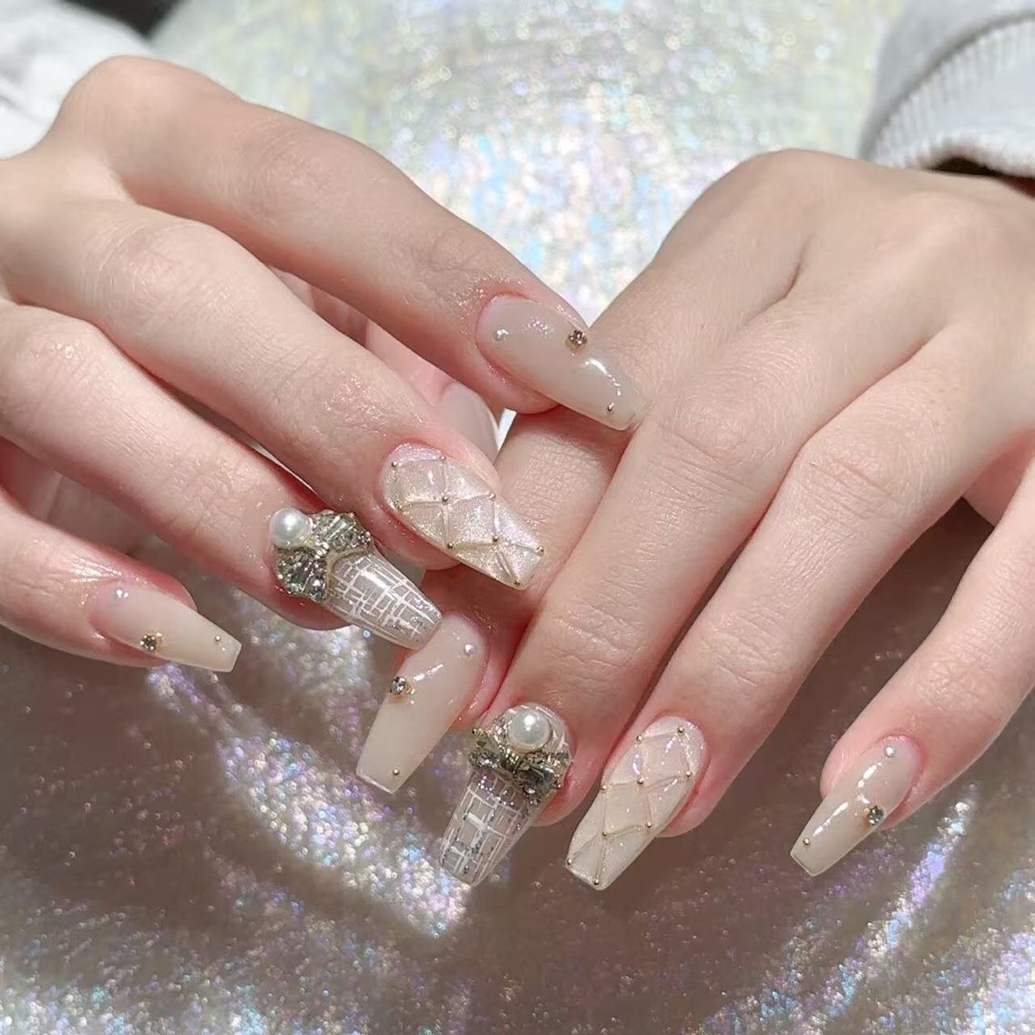 ネイル ハンドネイル Queens テイのネイルデザイン