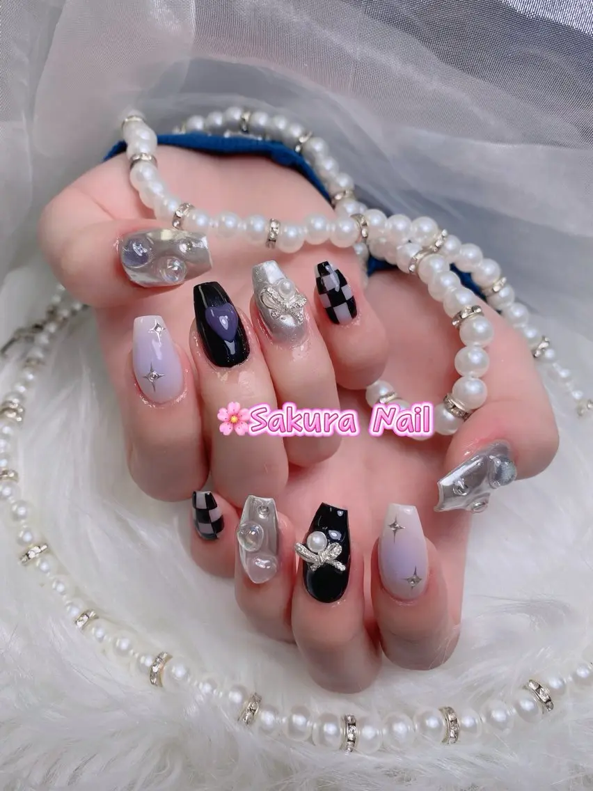 ネイル アートネイル オーロラネイル ボルドー チークネイル フレンチネイル ハンドネイル Sakura Nail Salonのネイルデザイン