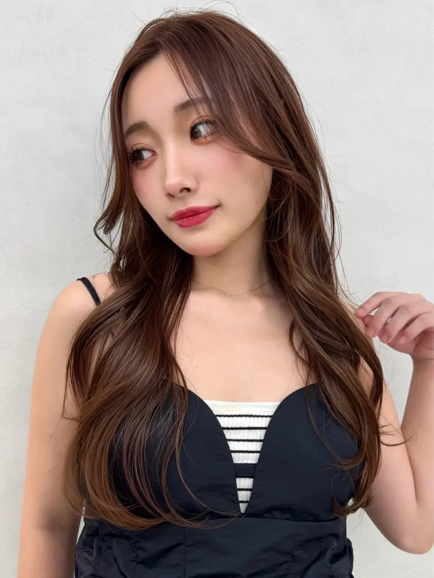 ロング ユーリ 艶髪🥀カラー🤍のヘアスタイル