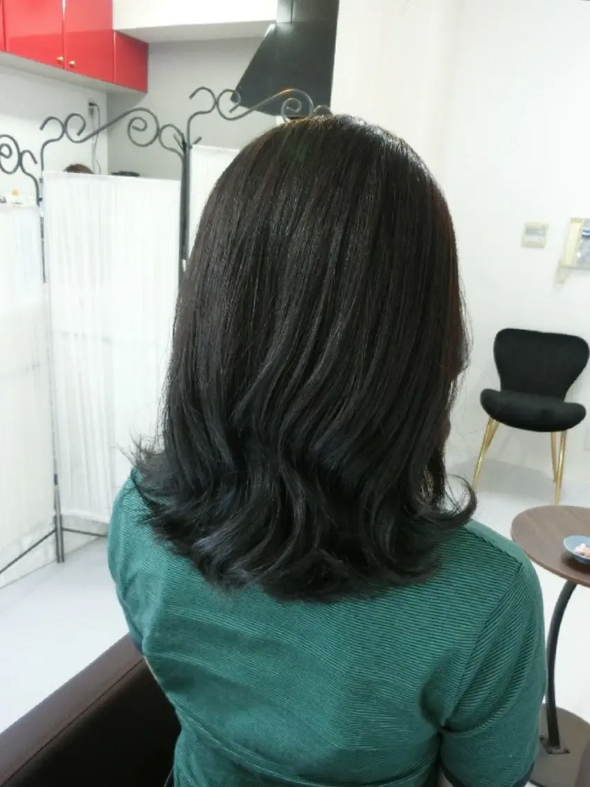 カラー セミロング ma cherie naoのヘアスタイル