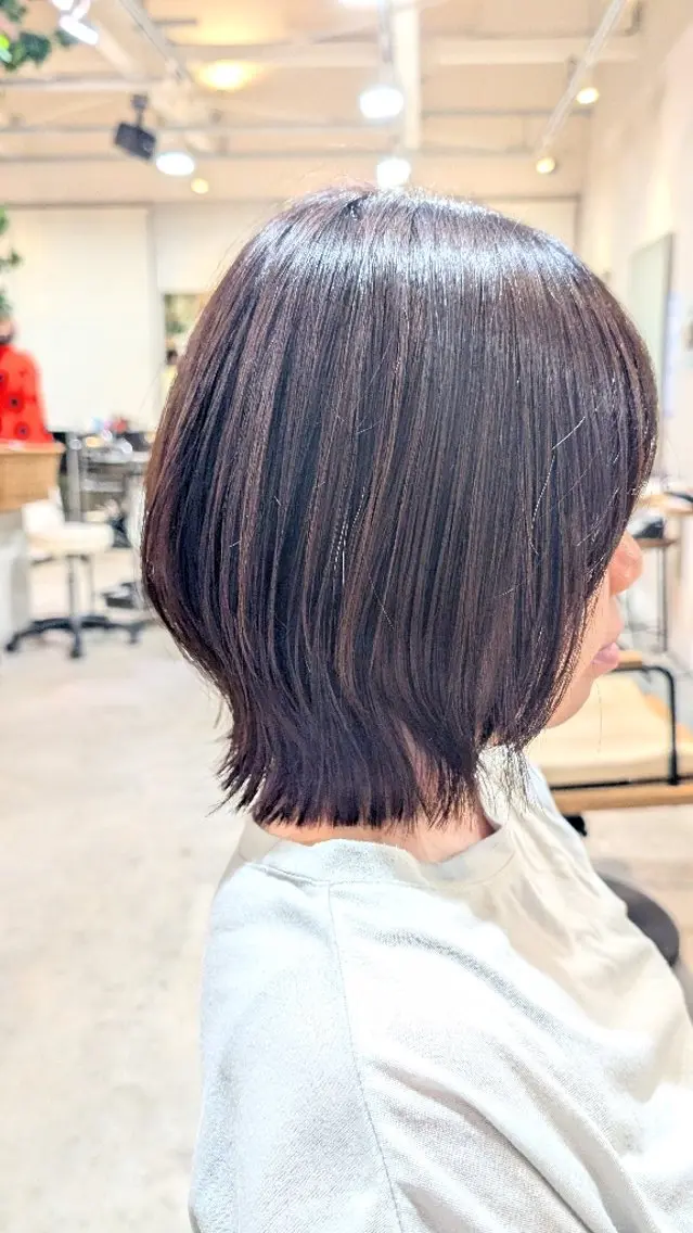 ミディアム カラー くびれヘア レイヤーカット 外ハネヘア 【女性限定】 しおりのヘアスタイル