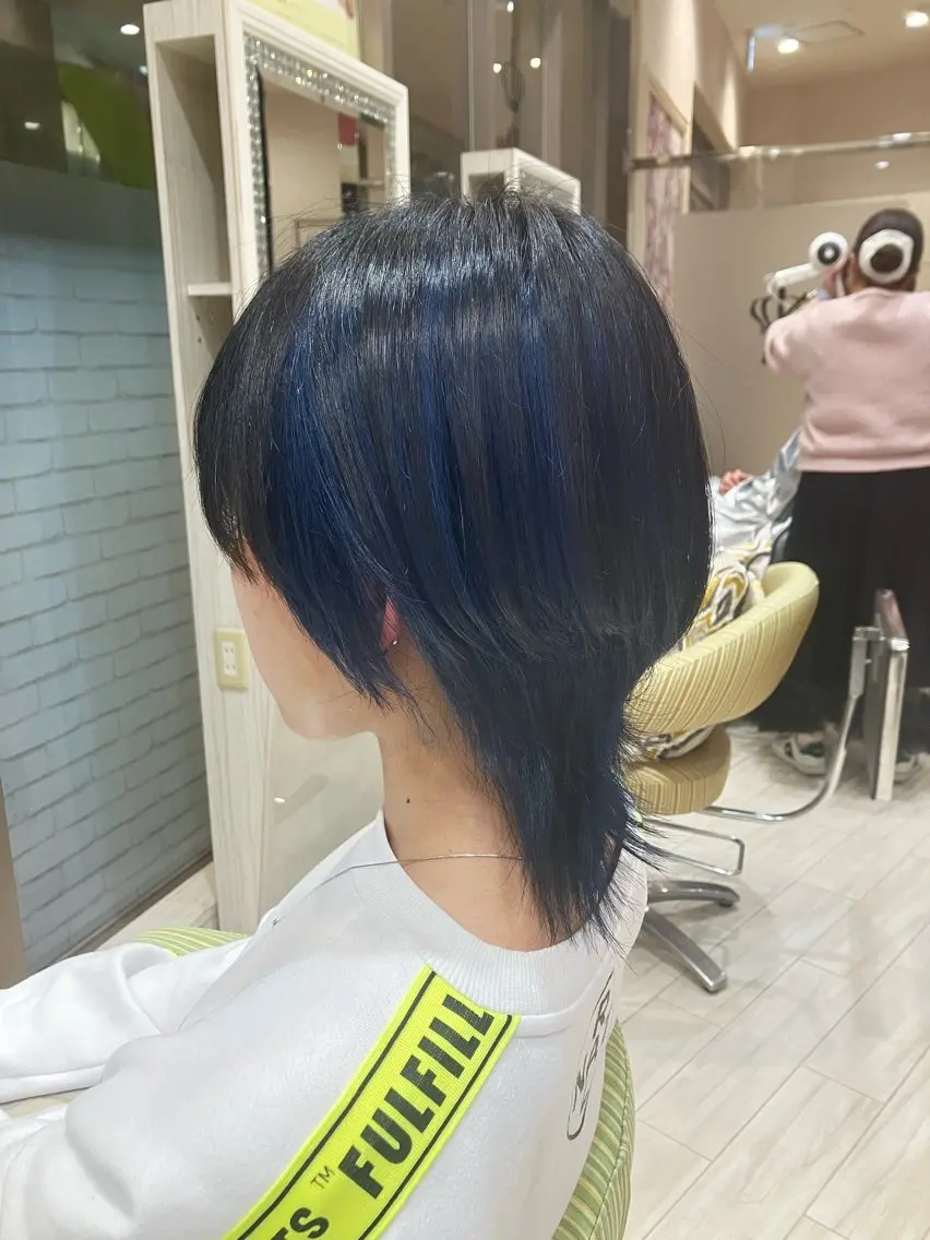 ミディアム カラー ブルーカラー ウルフカット 🦋‪髪質改善🦋‪ 永倉のヘアスタイル