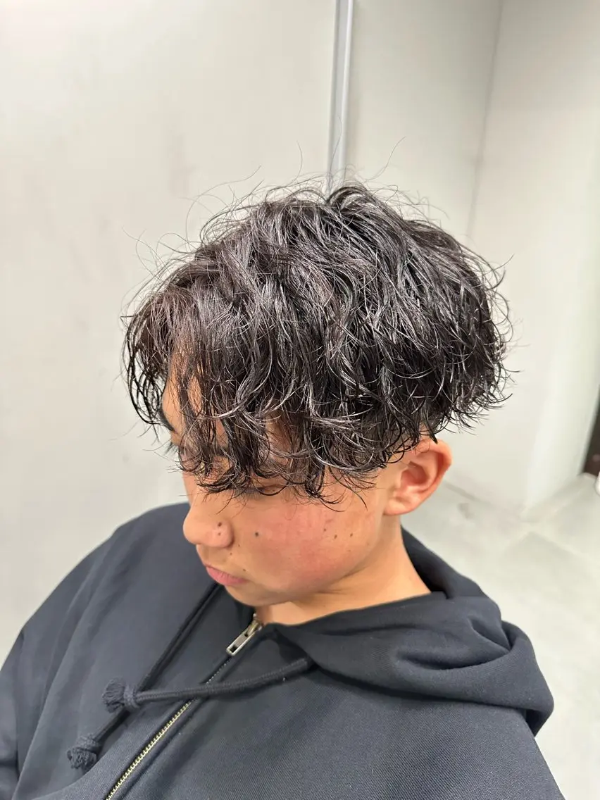 パーマ メンズ メンズパーマ 波巻きパーマ ニュアンス/フェザー /筋肉美容師しゅーとのヘアスタイル